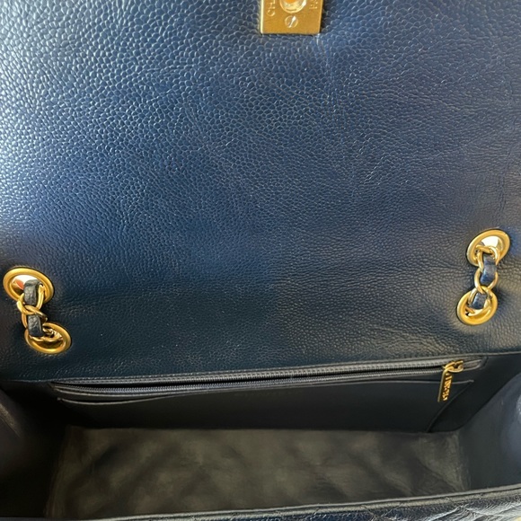 Authentic Chanel - Large Single Flap - Picture 8 of 12